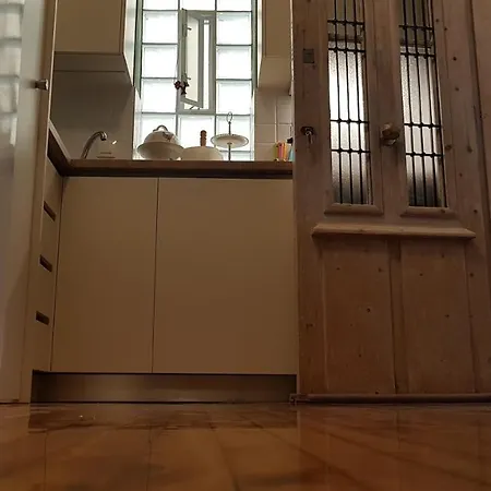 Konstantinos's Luxury Vintage Apartment