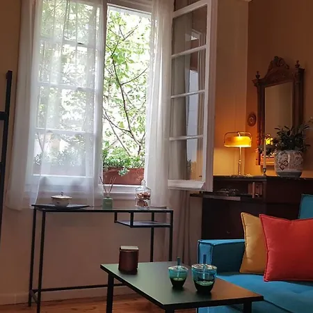 Konstantinos's Luxury Vintage Apartment